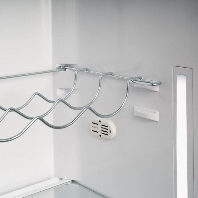 Встраиваемый холодильник DeLonghi DLI 17SE Marco Встраиваемый холодильник DeLonghi DLI 17SE Marco