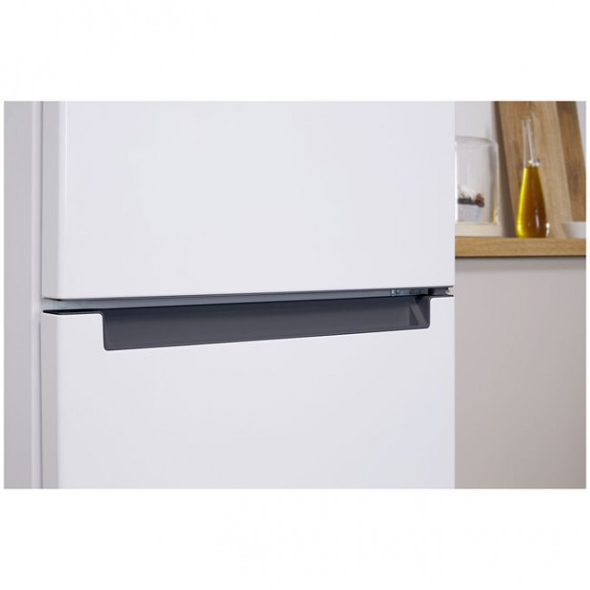 Холодильник Indesit DS 3200 W белый Холодильник Indesit DS 3200 W белый