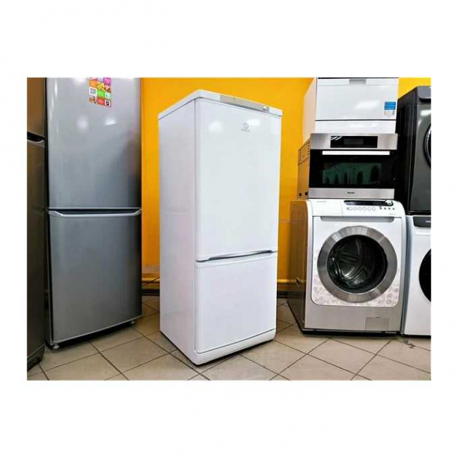 Холодильник Indesit ES 15 A 2-хкамерн. белый Холодильник Indesit ES 15 A 2-хкамерн. белый