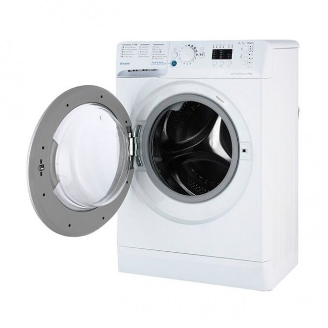 Стиральная машина Indesit BWUA 51051 L B белый Стиральная машина Indesit BWUA 51051 L B белый