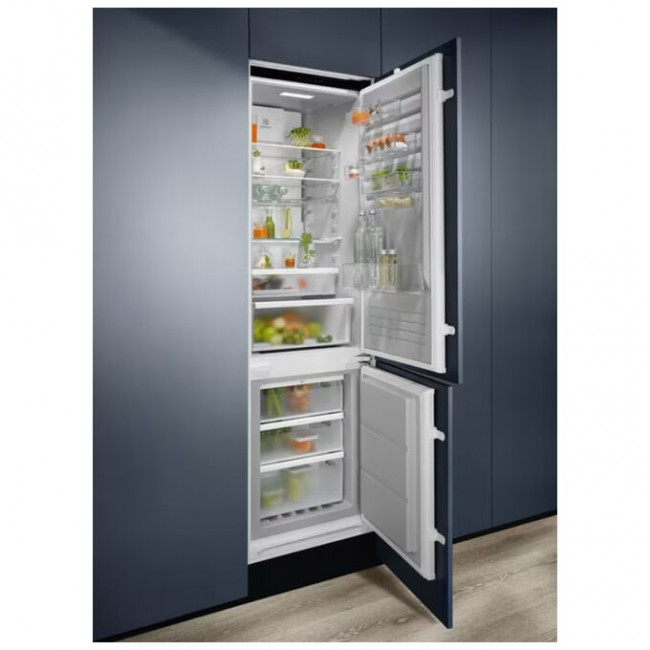 Встраиваемый холодильник Electrolux ENT6ME19S белый 2-хкамерн. Встраиваемый холодильник Electrolux ENT6ME19S белый 2-хкамерн.