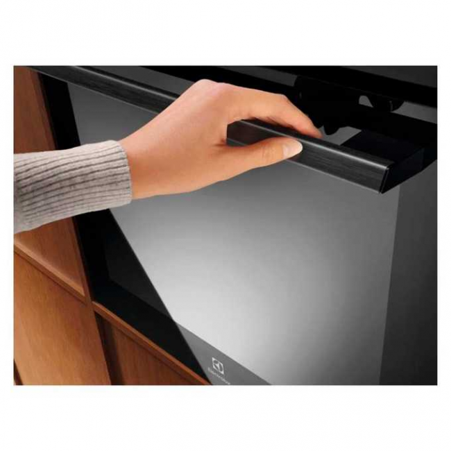 Духовой шкаф Electrolux LOE8H39Z электрический с конвекцией, объем 72л, 17 режимов, очистка паровая, 3 стекла в дверце Духовой шкаф Electrolux LOE8H39Z электрический с конвекцией, объем 72л, 17 режимов, очистка паровая, 3 стекла в дверце