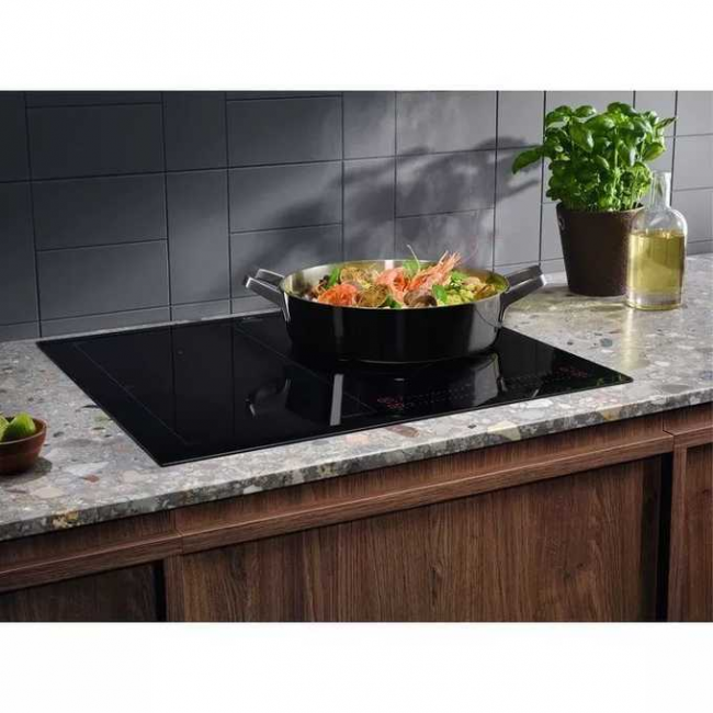 Варочная поверхность Electrolux EIS62453 черный Варочная поверхность Electrolux EIS62453 черный