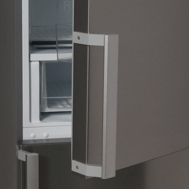 Холодильник Hyundai CC4553F нержавеющая сталь 188x70x67см (двухкамерный) Холодильник Hyundai CC4553F нержавеющая сталь 188x70x67см (двухкамерный)