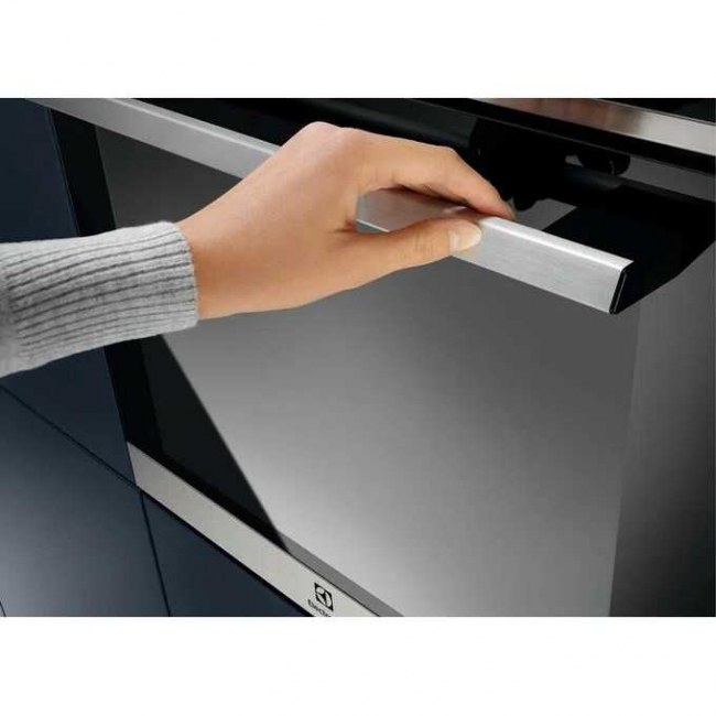 Духовой шкаф Electrolux EOD6P66X серебристый/черный Духовой шкаф Electrolux EOD6P66X серебристый/черный