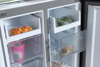 Холодильник Hyundai CM5005F Total No Frost,черное стекло,83.3 х 177.5 х 65.5 см