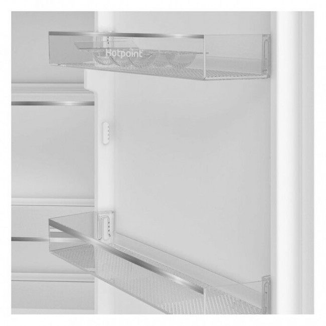 Встраиваемый холодильник HOTPOINT HBH 18 белый