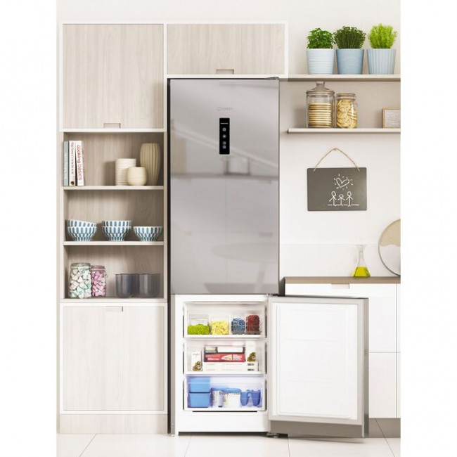 Холодильник Indesit ITS 5200 XB нержавеющая сталь Холодильник Indesit ITS 5200 XB нержавеющая сталь